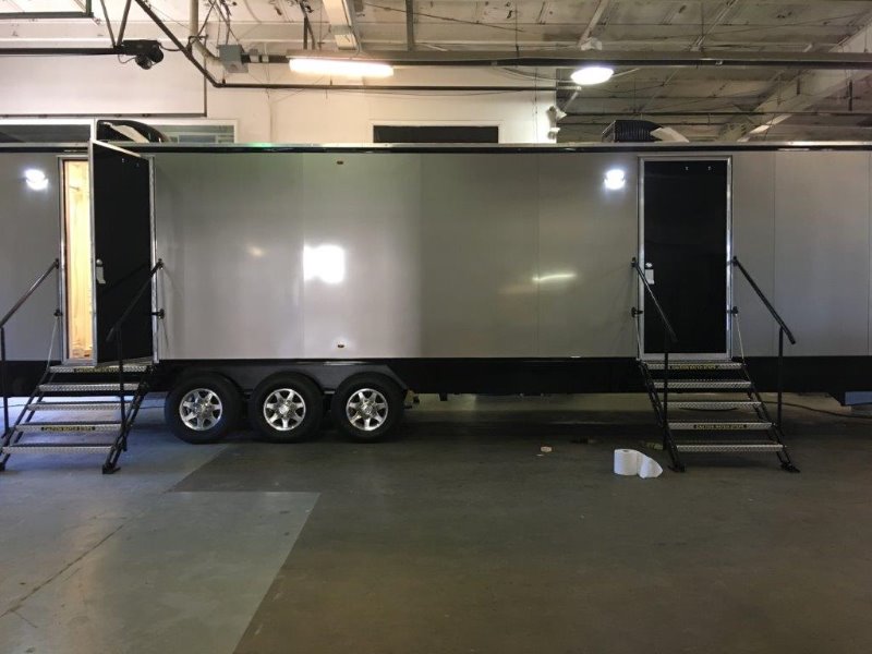 12STALL SHOWER TRAILER 002